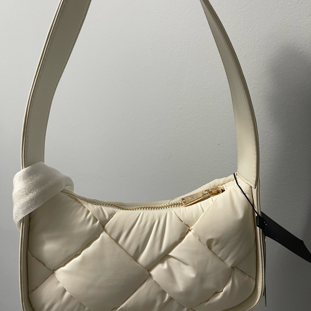 Jaycee Shoulder Bag - Picture 2 of 5